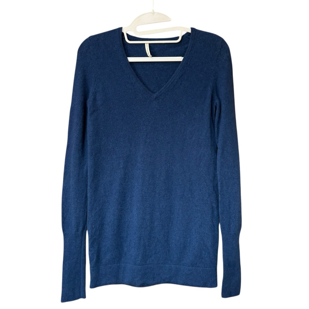 White + Warrenā Blue V Neck Tight Long Fit Cashmere Sweater Size Small
